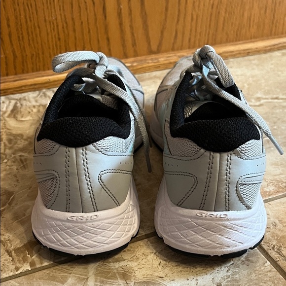 Saucony Cohesion 13 Sneaker Athletic Shoes in Light Gray and Mint - Size 9 - Picture 4 of 11